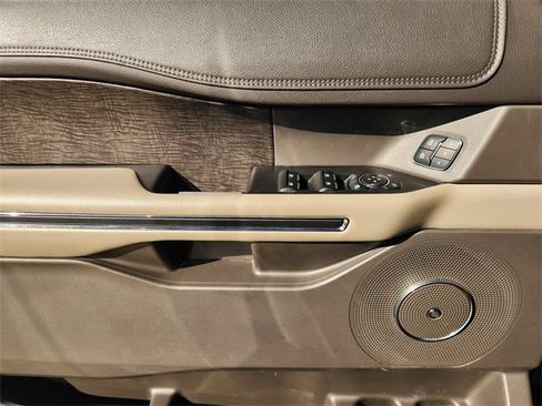 Used 2021 Ford Expedition Limited image 30