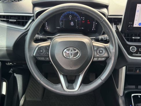 Certified 2024 Toyota Corolla Cross XLE FWD image 11