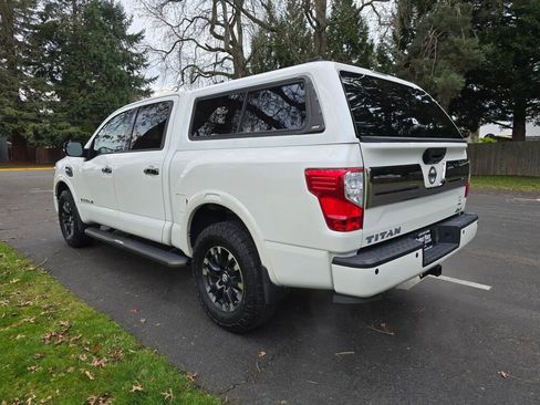 Used 2017 Nissan Titan Platinum Reserve w/ Off-Road Package image 4