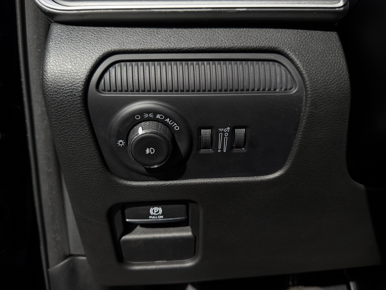 Used 2025 Jeep Wagoneer Series II AWD/4WD image 36