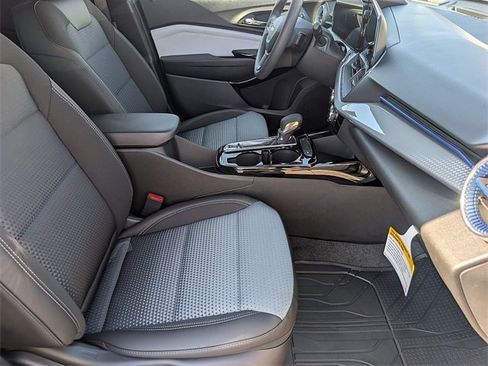 New 2026 Chevrolet Trax LT image 12