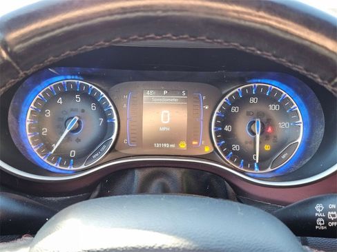 Used 2020 Chrysler Pacifica Touring-L image 17