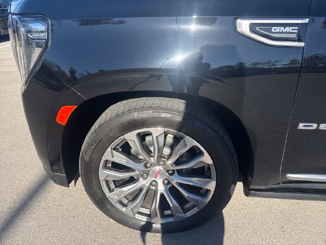 Used 2023 GMC Yukon XL Denali w/ Advanced Technology Package AWD/4WD image 10