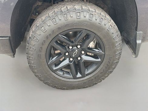 Used 2022 Chevrolet Silverado 1500 Custom Trail Boss AWD/4WD image 29