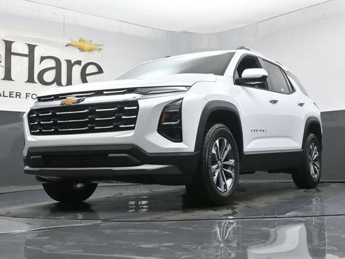 New 2027 Chevrolet Equinox LT w/ Convenience Package II FWD image 4