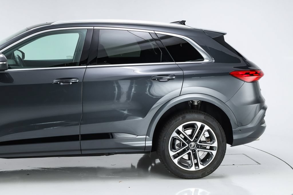 Used 2025 Audi Q5 Premium AWD/4WD image 8