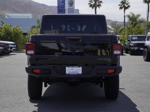 New 2026 Jeep Gladiator Sport AWD/4WD image 5