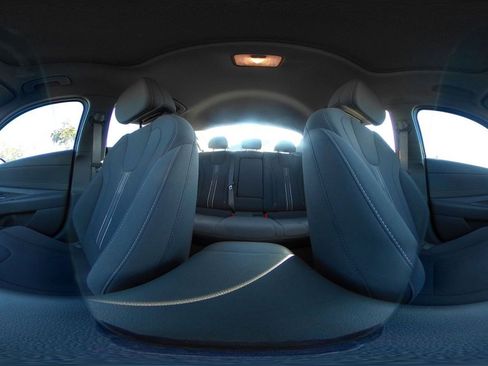 Used 2025 Hyundai Elantra SEL image 42