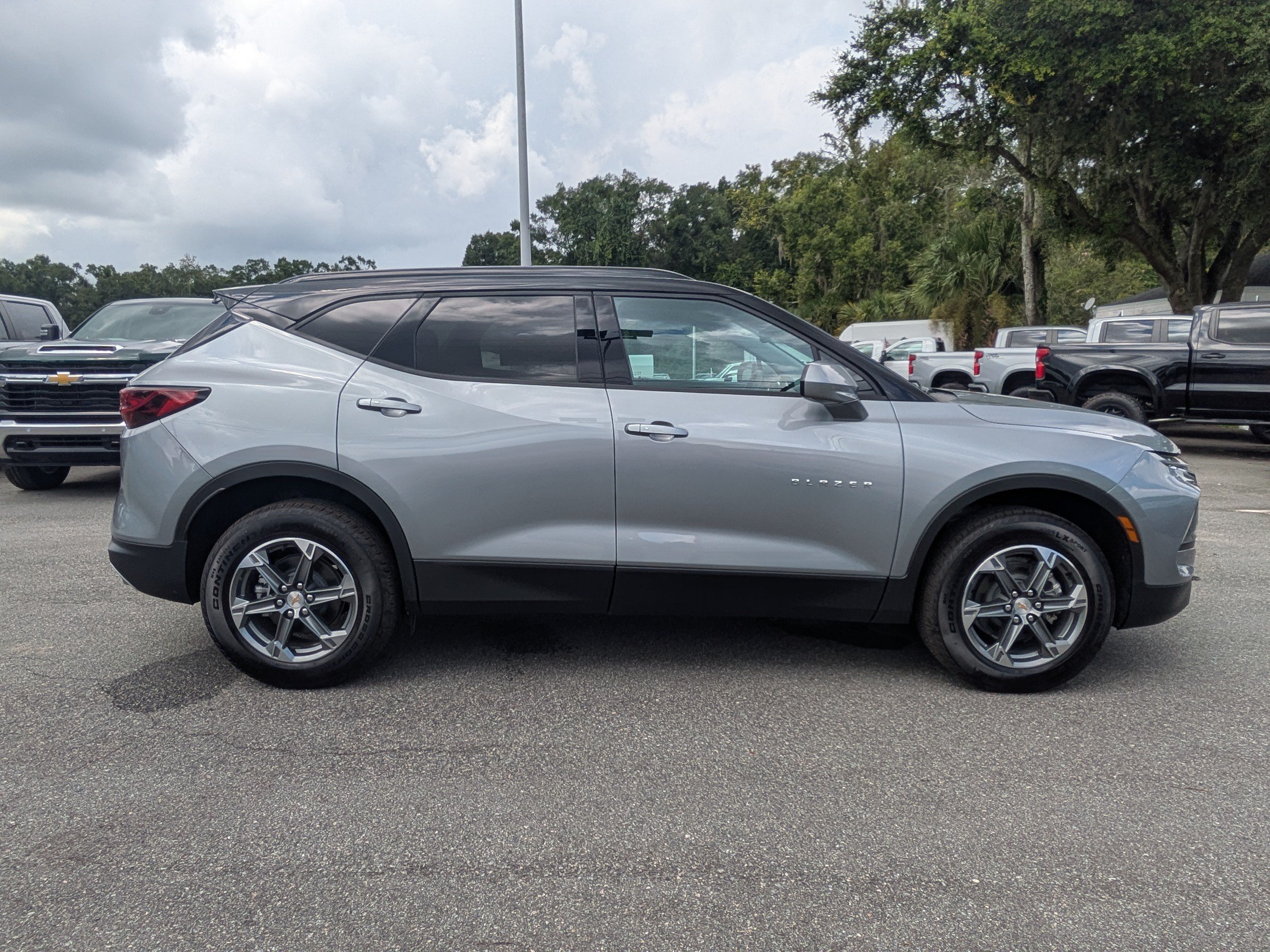 New 2026 Chevrolet Blazer LT w/ Convenience Package FWD image 3