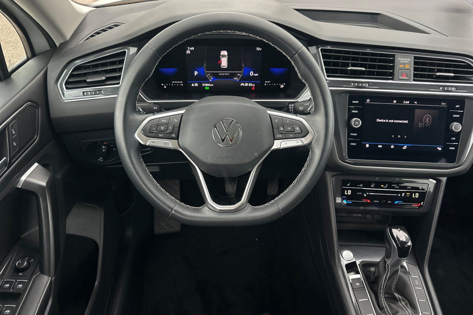 Used 2023 Volkswagen Tiguan SE w/ Panoramic Sunroof Package FWD image 14