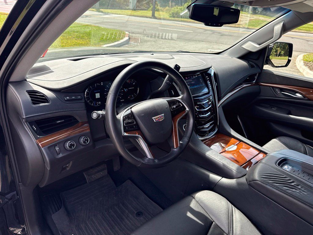 Used 2016 Cadillac Escalade Premium AWD/4WD image 8
