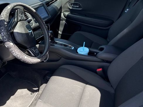 Used 2022 Honda HR-V EX image 8