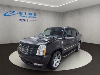 Used 2011 Cadillac Escalade EXT Luxury video 2