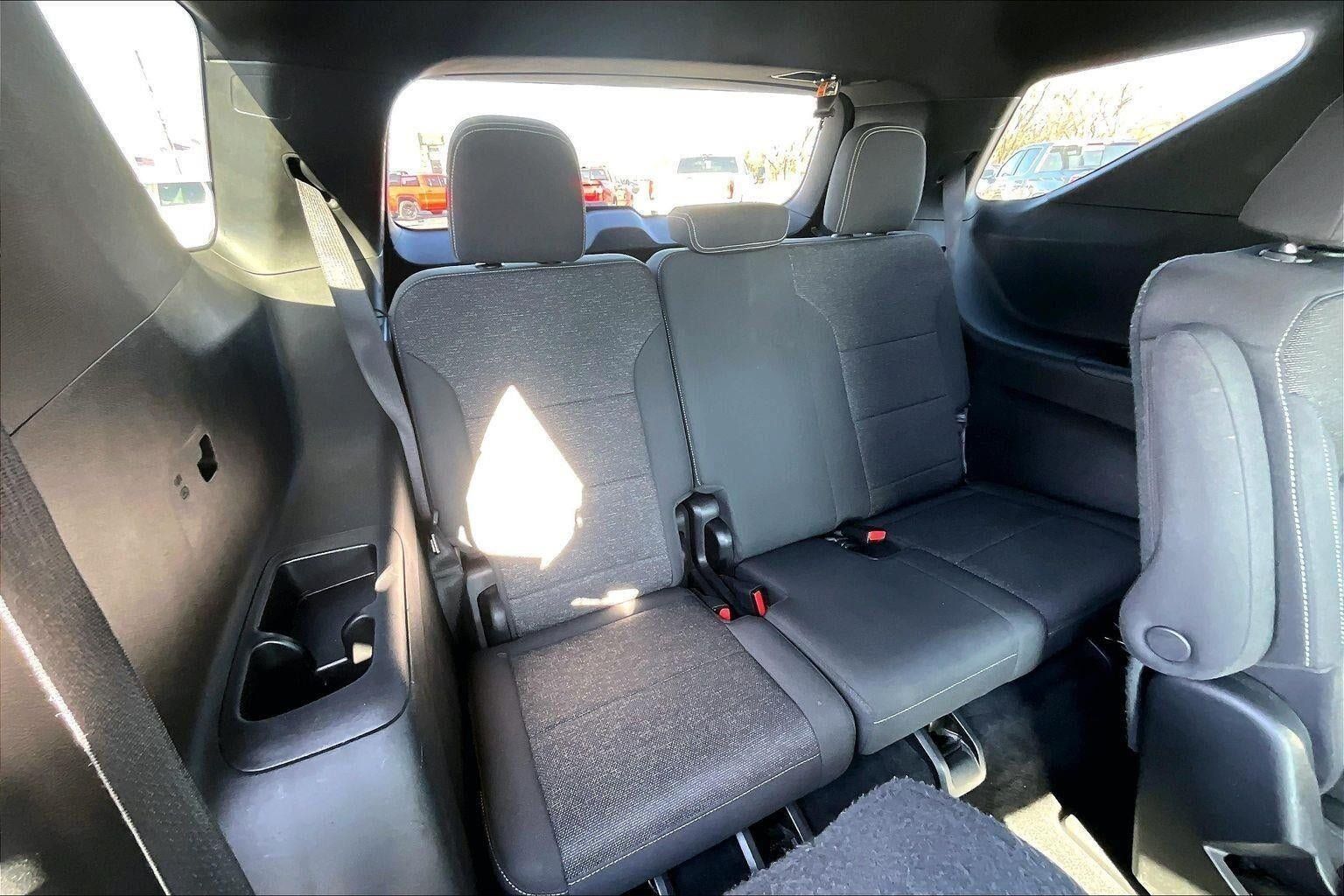 Used 2024 Chevrolet Traverse LT FWD image 20
