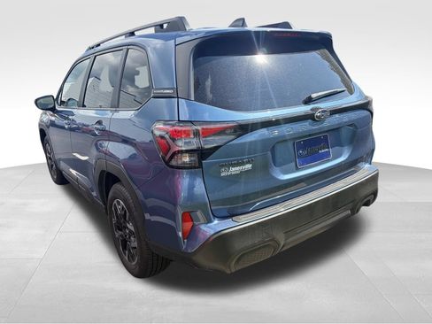 Used 2025 Subaru Forester Premium AWD/4WD image 3