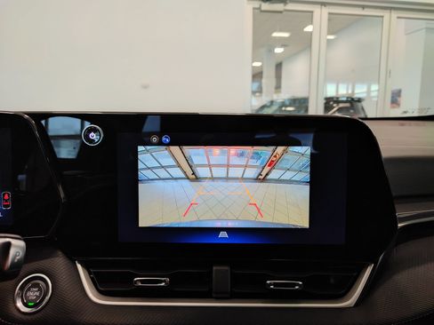 Used 2026 Chevrolet Equinox LT FWD image 24