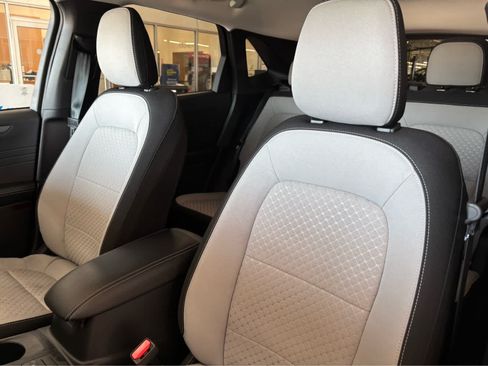 Used 2023 Ford Escape Active AWD/4WD image 23