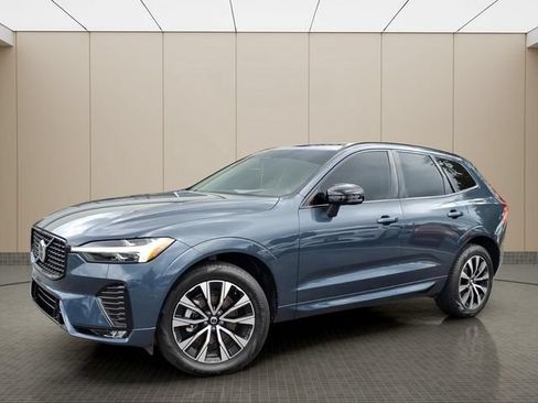 Used 2025 Volvo XC60 B5 Core w/ Protection Package Premier AWD/4WD image 2
