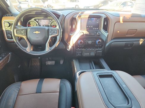 Used 2022 Chevrolet Silverado 2500 High Country w/ Safety Package II image 12