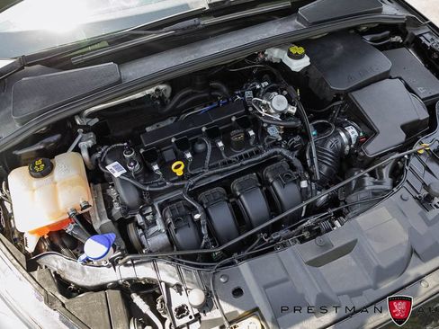 Used 2018 Ford Focus SEL w/ Cold Weather Package FWD image 37