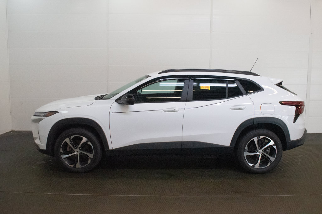 Used 2024 Chevrolet Trax ACTIV w/ Sunroof Package FWD image 7