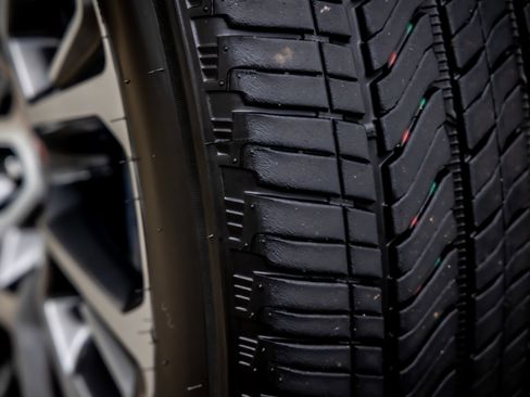 Used 2025 GMC Yukon Denali w/ Denali Reserve Package image 26