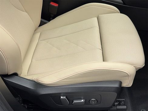 Used 2025 BMW X3 xDrive30i image 48