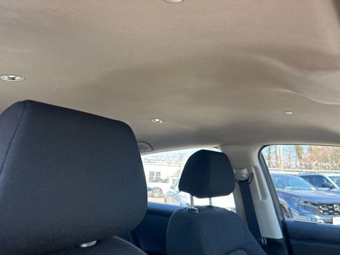 Used 2023 Honda HR-V LX image 18