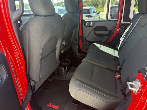Used 2024 Jeep Wrangler Willys image 10