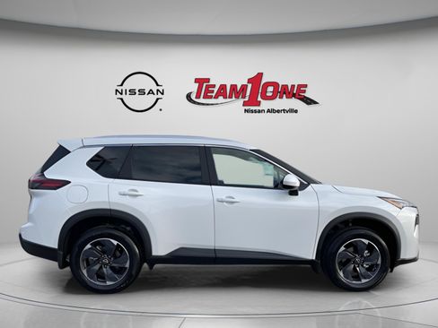 New 2026 Nissan Rogue SV w/ SV Premium Package FWD image 6