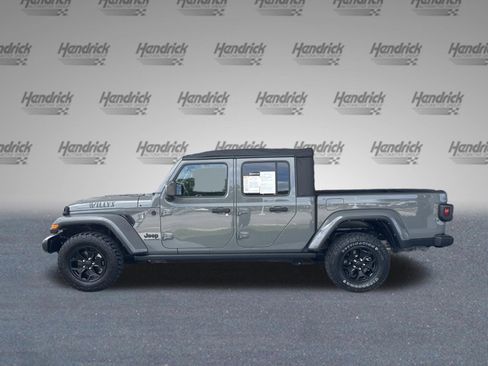 Used 2021 Jeep Gladiator Willys image 6