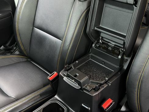 Used 2024 Jeep Wrangler Unlimited AWD/4WD image 39