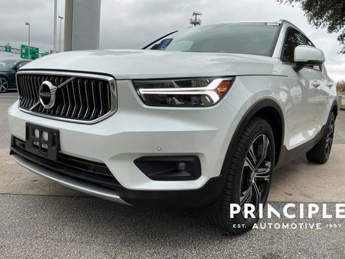 Certified 2021 Volvo XC40 T4 Inscription w/ Climate Package image 9