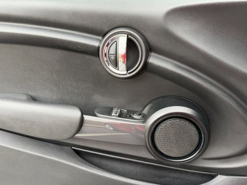 Used 2021 MINI Cooper 2-Door Hardtop image 24