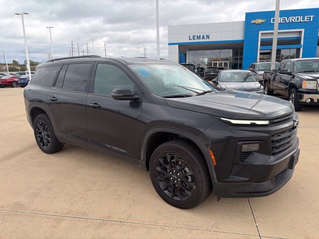 Used 2026 Chevrolet Traverse LT w/ Midnight/Sport Edition FWD image 2