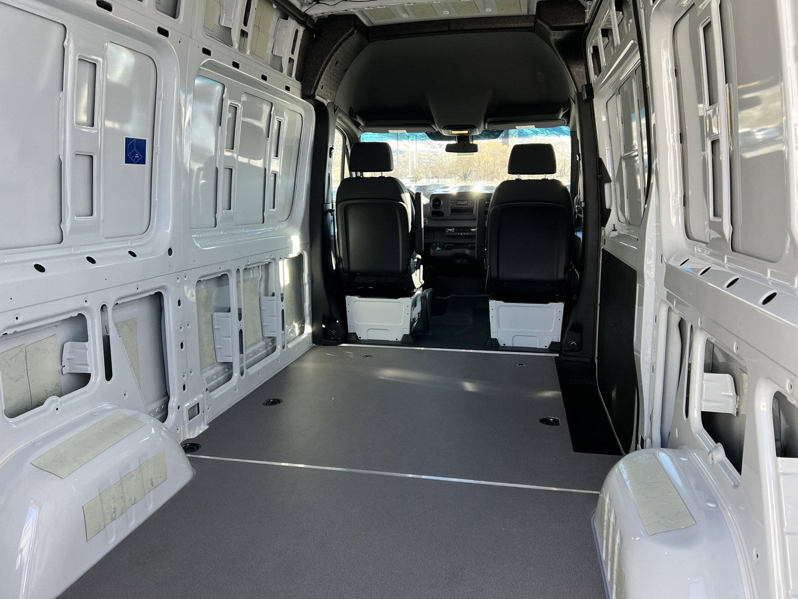 Used 2025 Mercedes-Benz Sprinter 2500 image 20