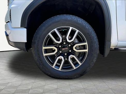 Used 2024 GMC Sierra 1500 AT4 w/ Technology Package AWD/4WD image 21