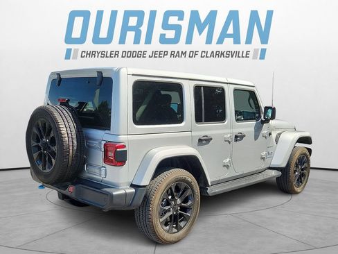 Used 2022 Jeep Wrangler Unlimited Sahara w/ Safety Group AWD/4WD image 6