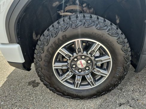 Certified 2025 GMC Sierra 1500 AT4 AWD/4WD image 33