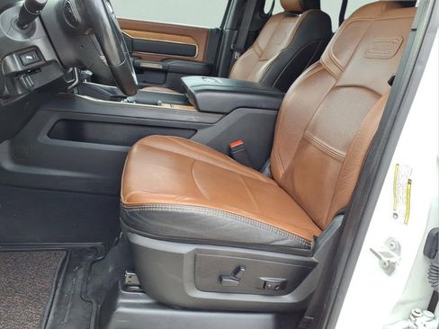 Used 2023 RAM 3500 Limited image 13