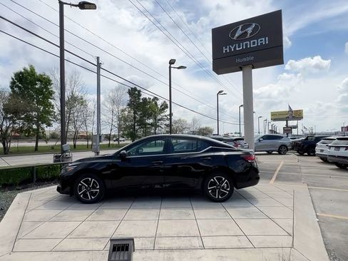 Used 2024 Nissan Sentra SV image 4