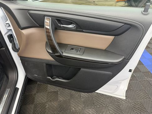 Used 2017 GMC Acadia Limited SLT FWD image 6
