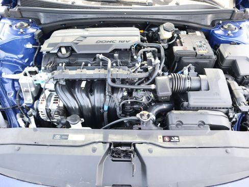 New 2025 Hyundai Elantra Limited image 6