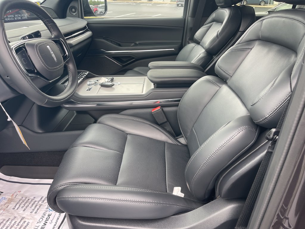 New 2027 Lincoln Navigator L Reserve w/ Jet Appearance Package AWD/4WD image 13