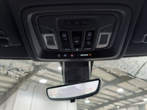 Used 2020 GMC Sierra 1500 AT4 w/ AT4 Premium Package image 12