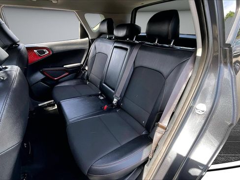 Used 2023 Kia Soul GT-Line FWD image 21