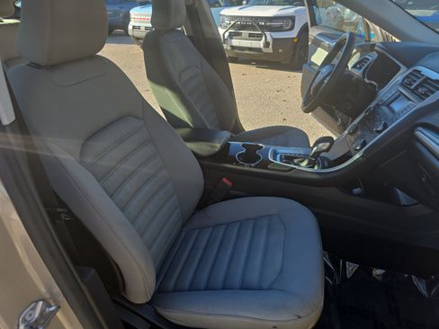 Used 2015 Ford Fusion S image 10