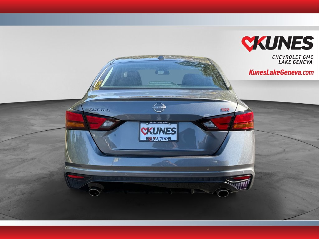 Used 2024 Nissan Altima 2.5 SR w/ SR Premium Package FWD image 9