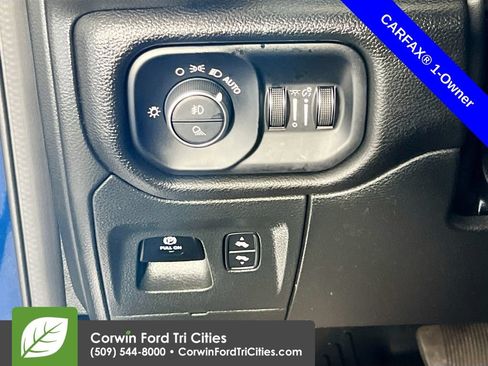 Used 2023 RAM 1500 Laramie AWD/4WD image 18
