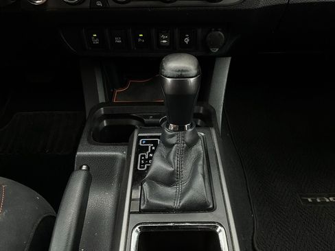 Used 2016 Toyota Tacoma TRD Sport image 25